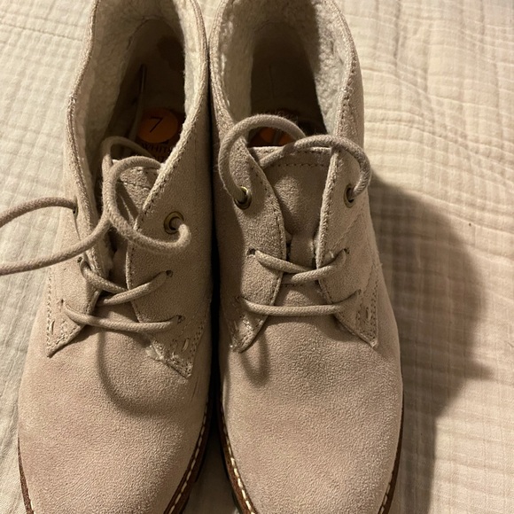 White mountain brand booties! Fully lined for those cold days! - Picture 3 of 5